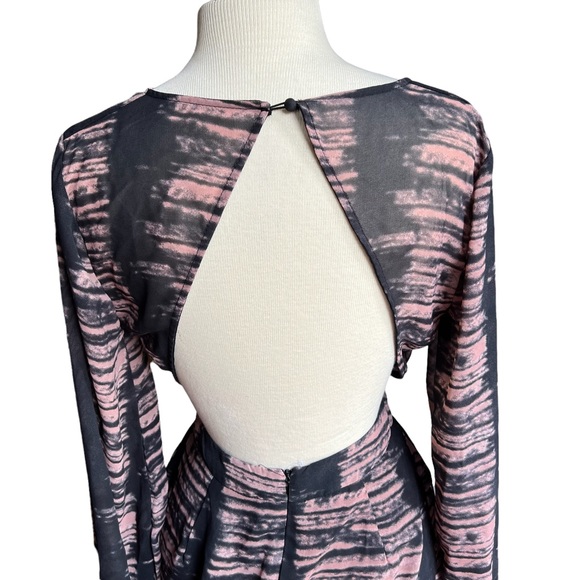 Meek Romper - Picture 5 of 12